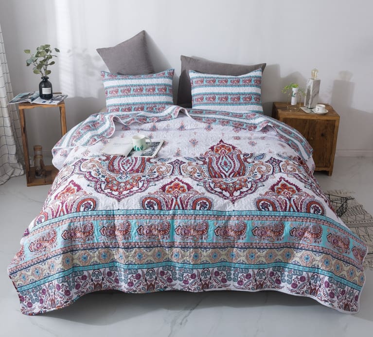 Linen Mart - Bohemian Summertime White Blue Floral Paisley Bedspread Set